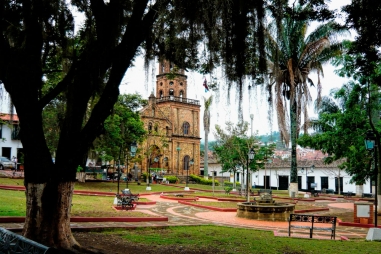 Curití Puebliando por Santander desde Medellín Vuelo Secreto